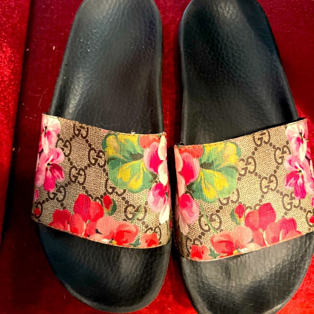 Gucci Bloom Slides. Size 39 (9) Authentic (originally purchased off Posh)